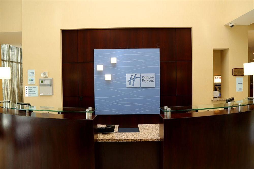 Express By Ihg Hotel 3*