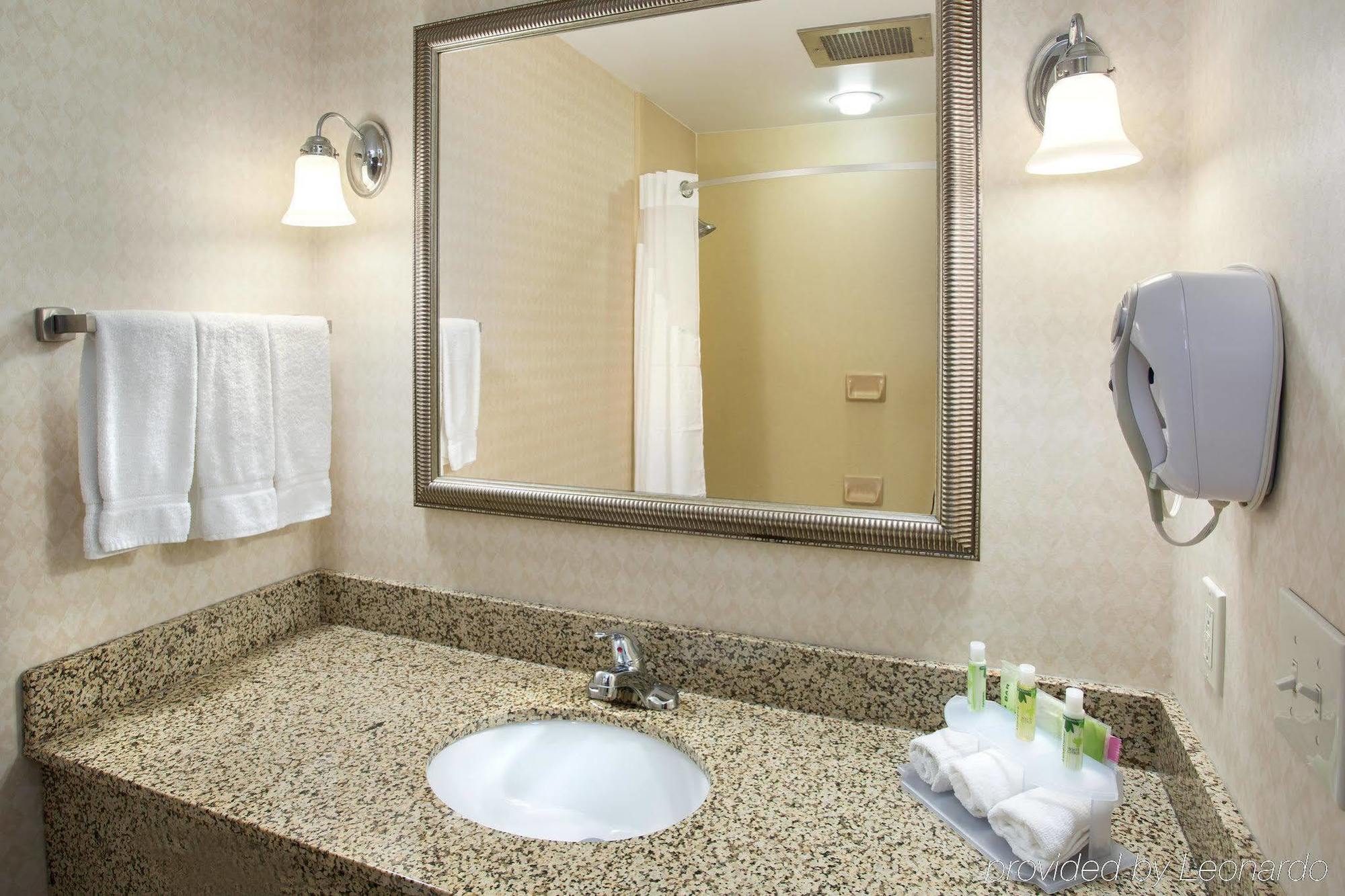 Hotel Express By Ihg Georgetown