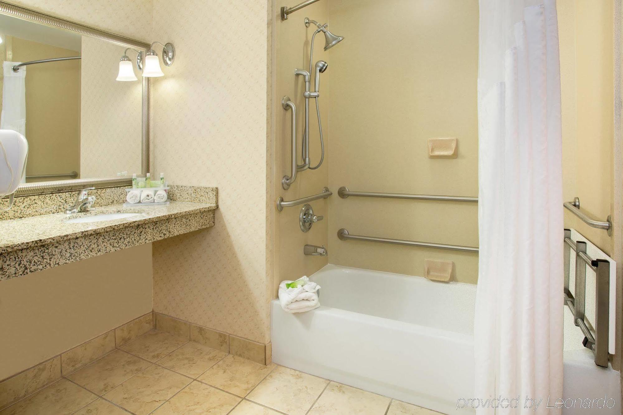 Express By Ihg Hotel Georgetown